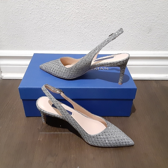 Stuart Weitzman - Picture 4 of 5